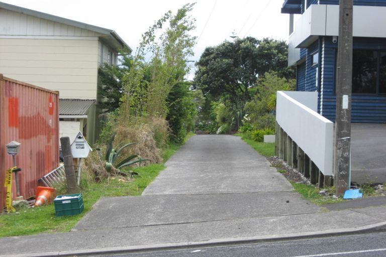 Photo of property in 1278b Whangaparaoa Road, Army Bay, Whangaparaoa, 0930