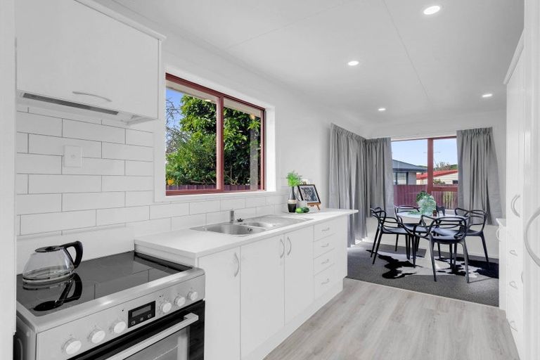 Photo of property in 13 Katherine Place, Melville, Hamilton, 3206