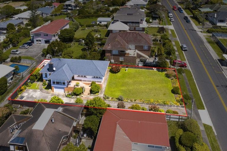 Photo of property in 72 Ocean View Road, Northcote, Auckland, 0627