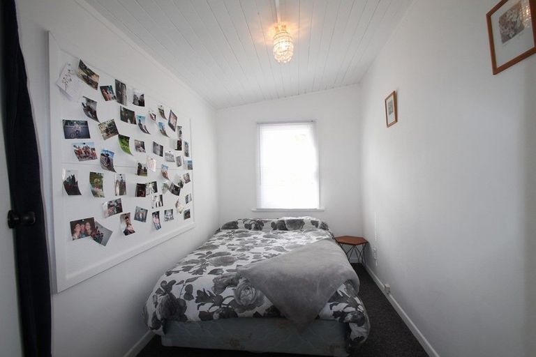 Photo of property in 3 Preston Street, Eltham, 4322