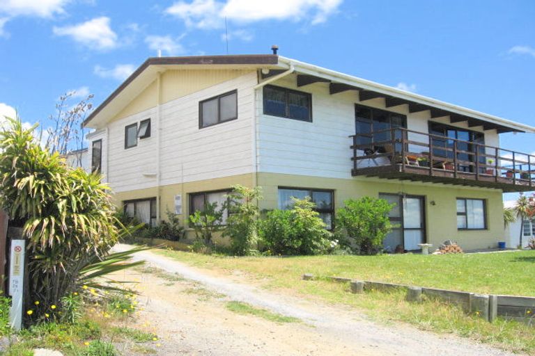 Photo of property in 12 Leslie Road, Cable Bay, 0420