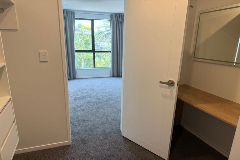 Photo of property in 4 Chatsworth Crescent, Pakuranga Heights, Auckland, 2010