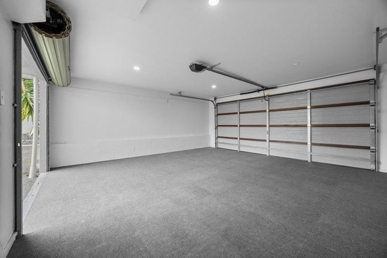 Photo of property in 68 Marina View Drive, West Harbour, Auckland, 0618