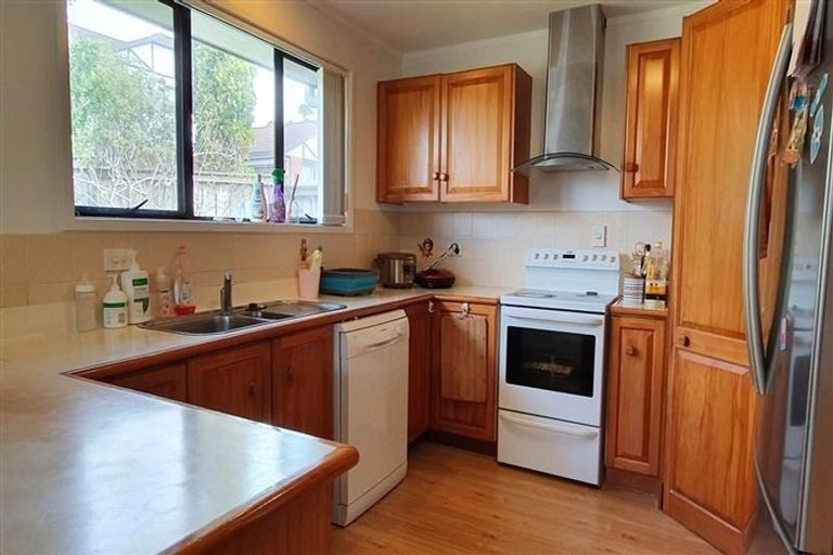 Photo of property in 12 Cherub Place, West Harbour, Auckland, 0618