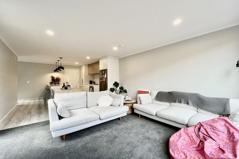 Photo of property in 9b Hinau Grove, Wainuiomata, Lower Hutt, 5014