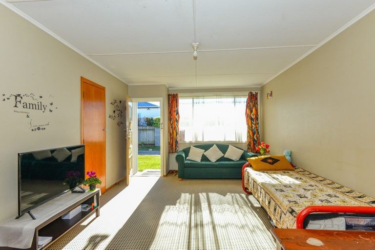 Photo of property in 2/806 Lyell Street, Akina, Hastings, 4122