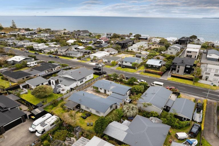 Photo of property in 1/1216 Papamoa Beach Road, Papamoa Beach, Papamoa, 3118