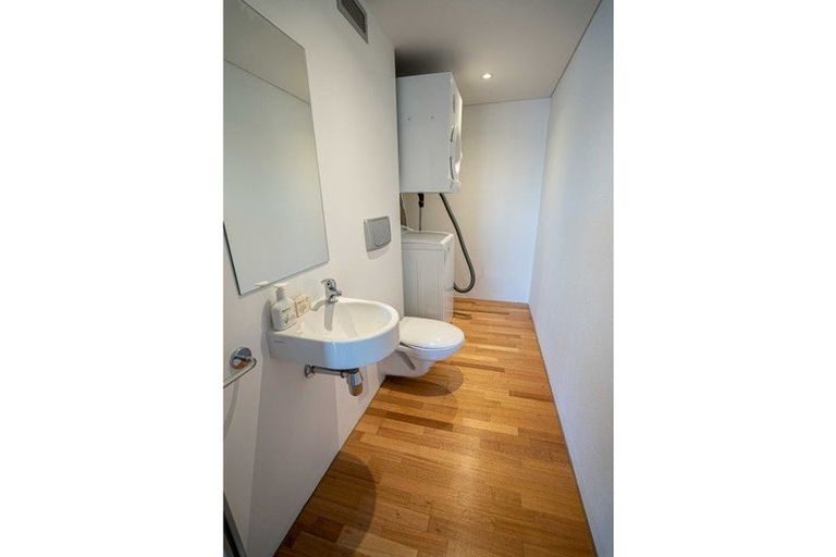 Photo of property in Waterloo Quay Apartments, 305/28 Waterloo Quay, Pipitea, Wellington, 6011