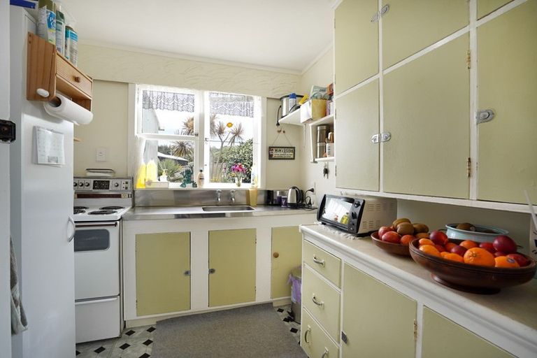 Photo of property in 16 Chrystal Street, Foxton Beach, Foxton, 4815