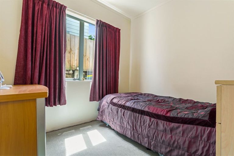 Photo of property in 3/14 Sungrove Rise, Sunnyvale, Auckland, 0612