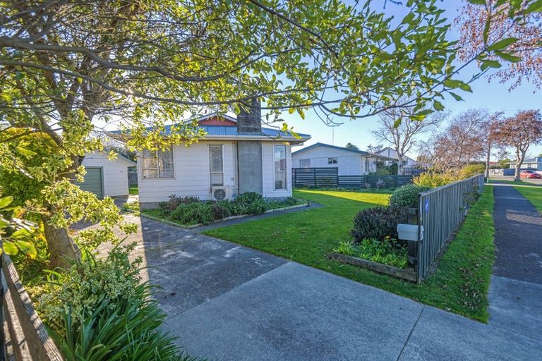 Photo of property in 48 Apollo Parade, Milson, Palmerston North, 4414