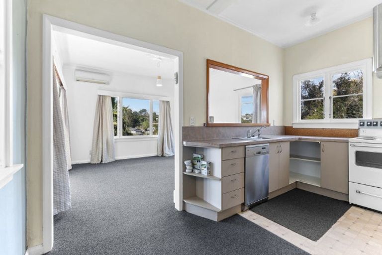 Photo of property in 20 Frankley Road, Westown, New Plymouth, 4310