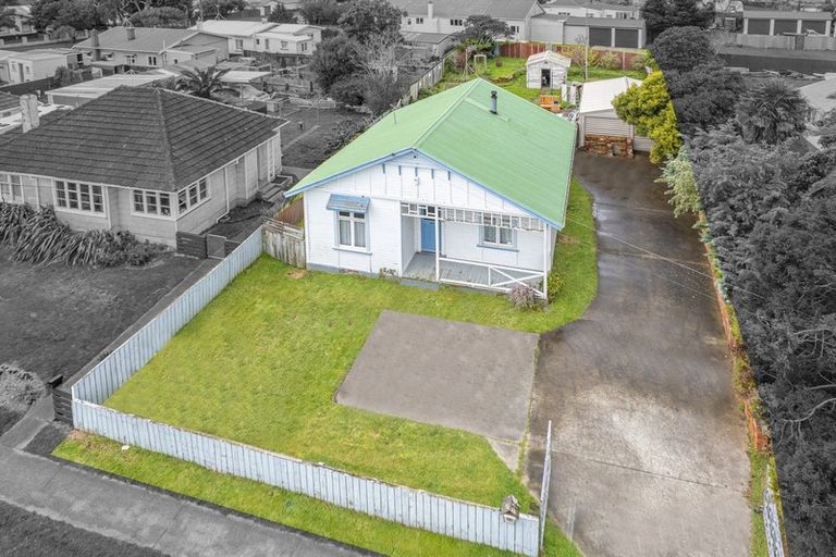 Photo of property in 22 Abbot Street, Gonville, Whanganui, 4501