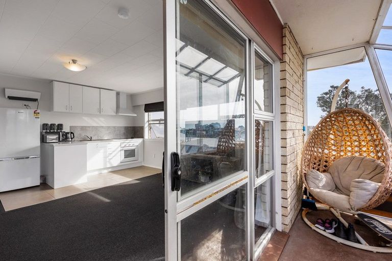 Photo of property in 4/194 Powderham Street, New Plymouth, 4310