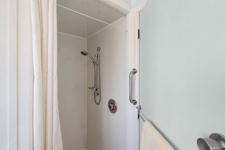 Photo of property in 146 Springs Road, Hornby, Christchurch, 8042