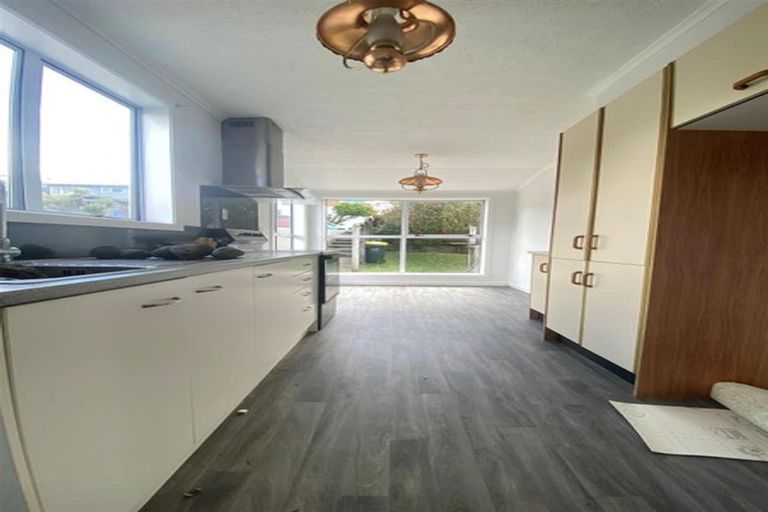 Photo of property in 106 Golf Road, New Lynn, Auckland, 0600