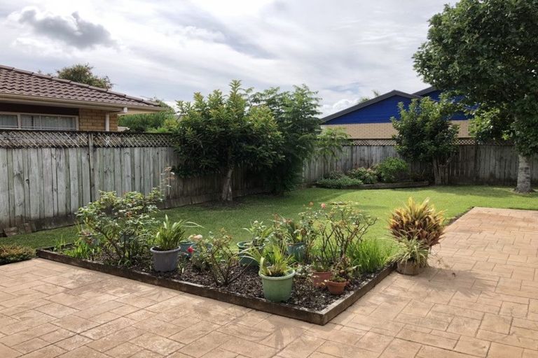 Photo of property in 35 Huntington Drive, Huntington Park, Auckland, 2013