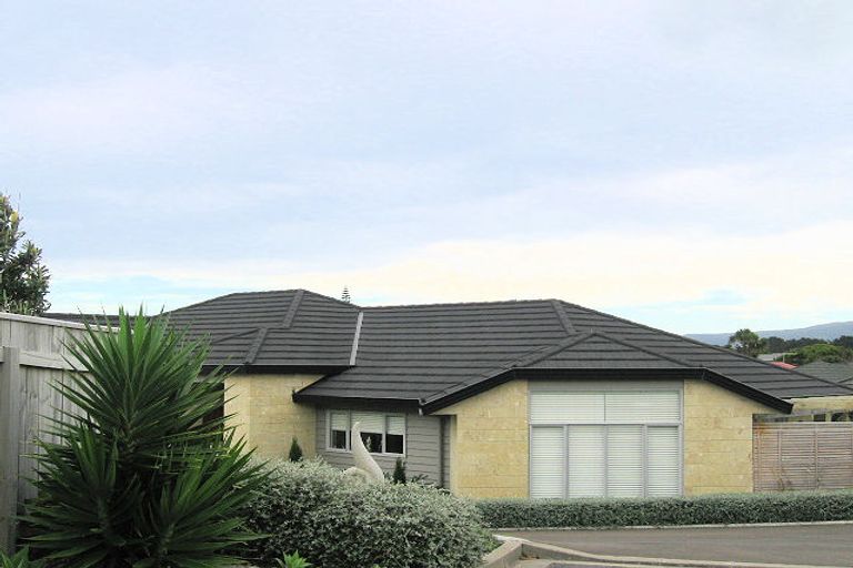 Photo of property in 12 Rifleman Lane, Paraparaumu Beach, Paraparaumu, 5032