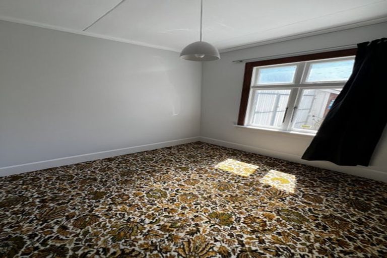 Photo of property in 77 Shamrock Street, Takaro, Palmerston North, 4412