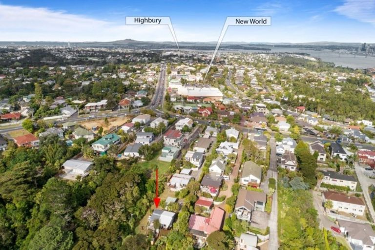 Photo of property in 8/7 Balmain Road, Birkenhead, Auckland, 0626