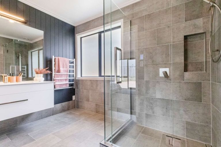 Photo of property in 11 Hamon Place, Pukehangi, Rotorua, 3015