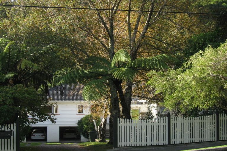 Photo of property in 85 Kamahi Street, Stokes Valley, Lower Hutt, 5019