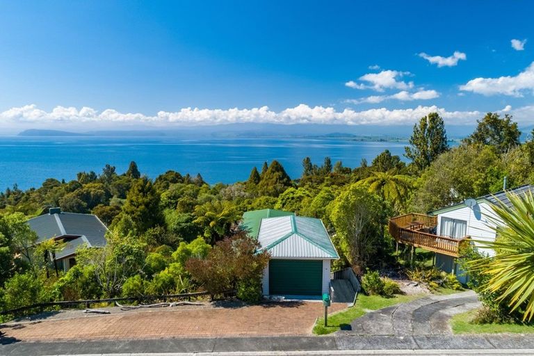 Photo of property in 16 Kamahi Terrace, Omori, Turangi, 3381