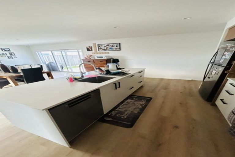 Photo of property in 19 Cassin Place, Taradale, Napier, 4112