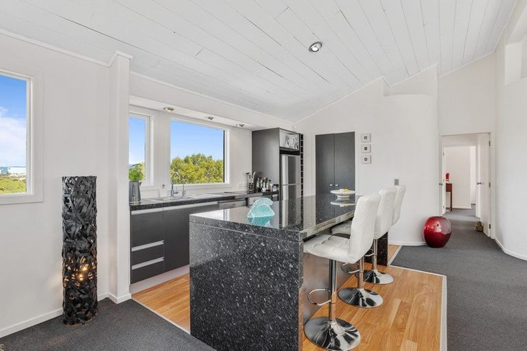 Photo of property in 141 Matipo Road, Te Atatu Peninsula, Auckland, 0610