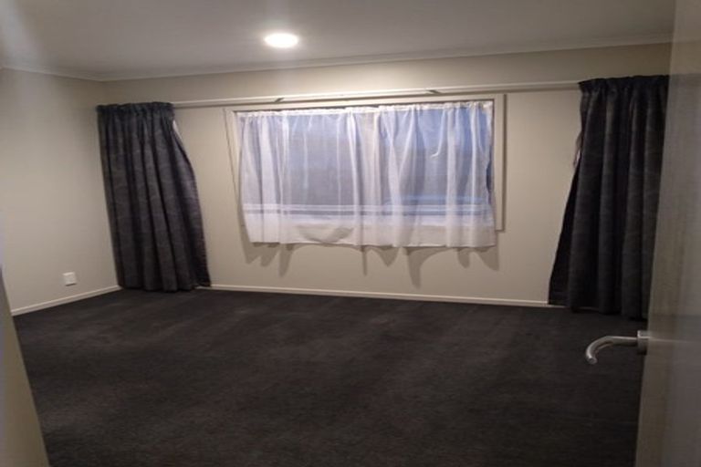 Photo of property in 11 Cresswell Place, Johnsonville, Wellington, 6037