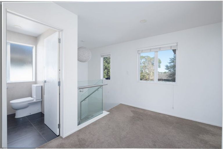 Photo of property in 20 Pikao Place, East Tamaki, Auckland, 2016