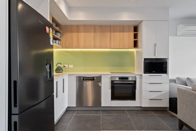 Photo of property in 301/1 Buscomb Avenue, Henderson, Auckland, 0610