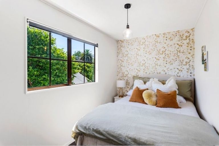 Photo of property in 261 Te Moana Road, Waikanae, 5036