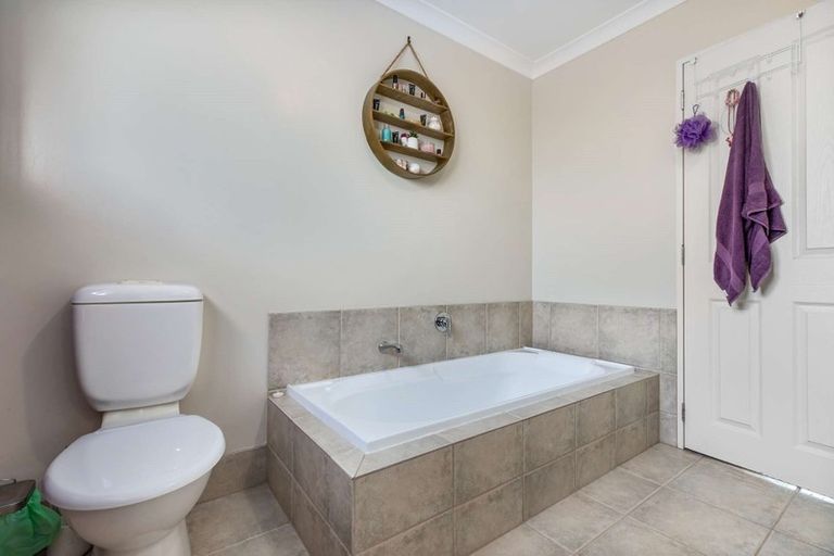 Photo of property in 284 Murphys Road, Flat Bush, Auckland, 2019