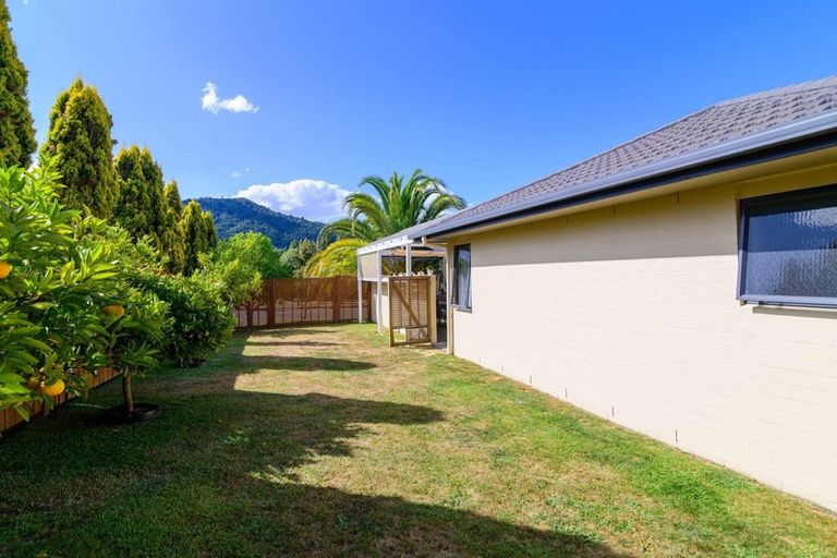 Photo of property in 19 Heaphy Place, Pukehangi, Rotorua, 3015