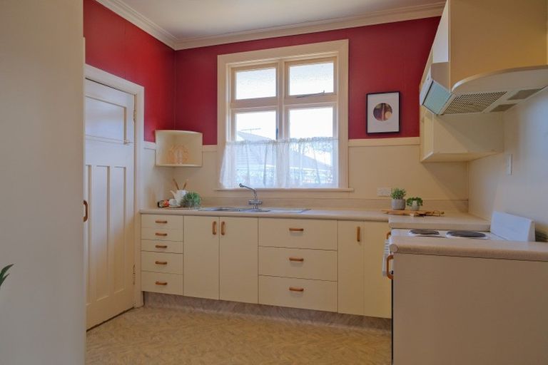 Photo of property in 14 Royal Crescent, Saint Kilda, Dunedin, 9012