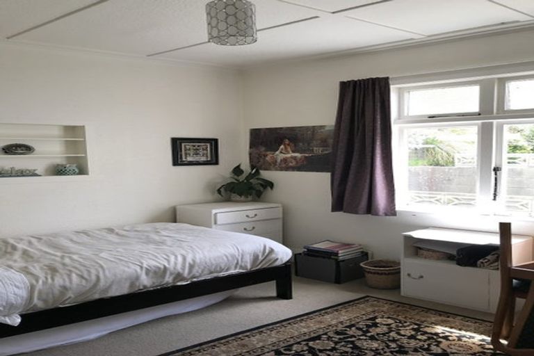 Photo of property in 76 Mitchell Street, Brooklyn, Wellington, 6021