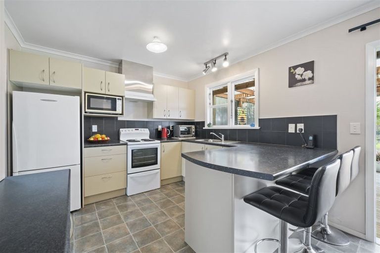 Photo of property in 16 Leeds Street, Milson, Palmerston North, 4414