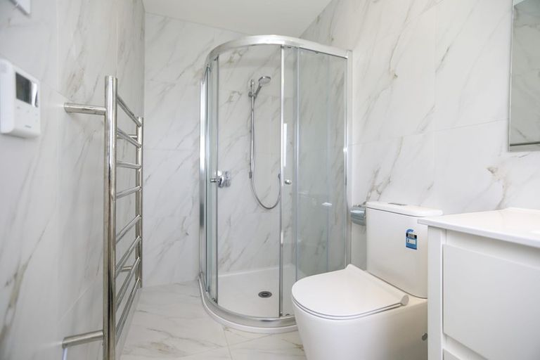 Photo of property in 674a East Coast Road, Pinehill, Auckland, 0630