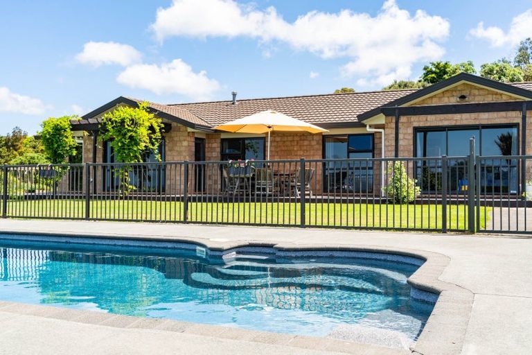 Photo of property in 878 Waipu Caves Road, Waipu, 0582