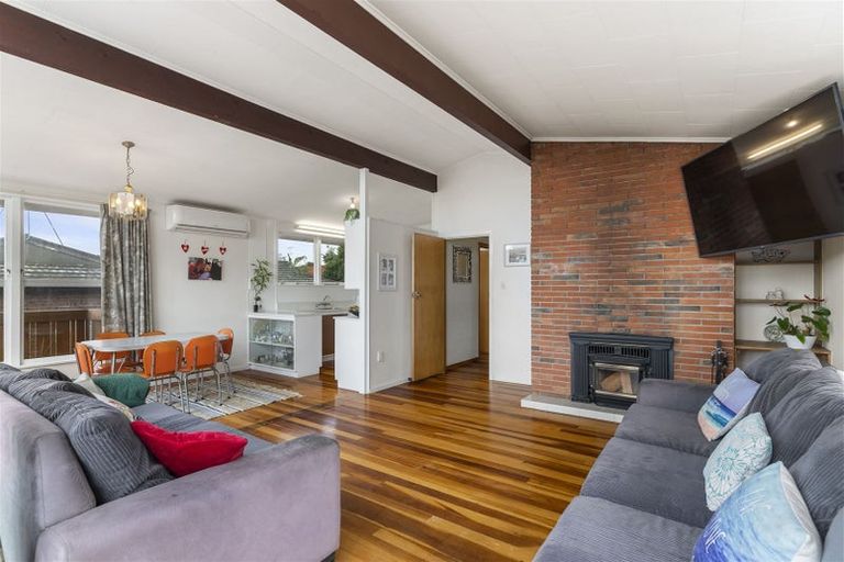 Photo of property in 25 Chatsworth Crescent, Pakuranga Heights, Auckland, 2010