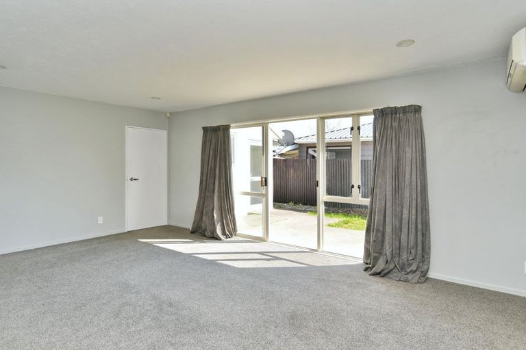 Photo of property in 3/2 Broadbent Street, Riccarton, Christchurch, 8041