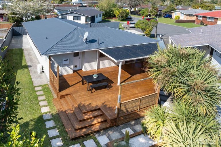 Photo of property in 16 Seattle Grove, Totara Park, Upper Hutt, 5018