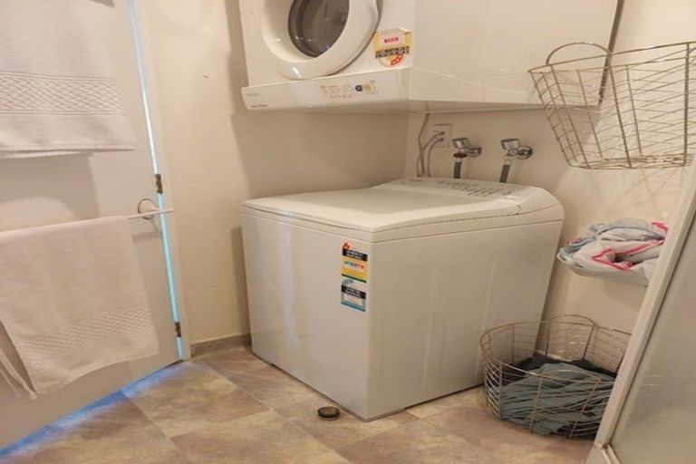 Photo of property in Courtenay Apartments, 501/120 Courtenay Place, Te Aro, Wellington, 6011