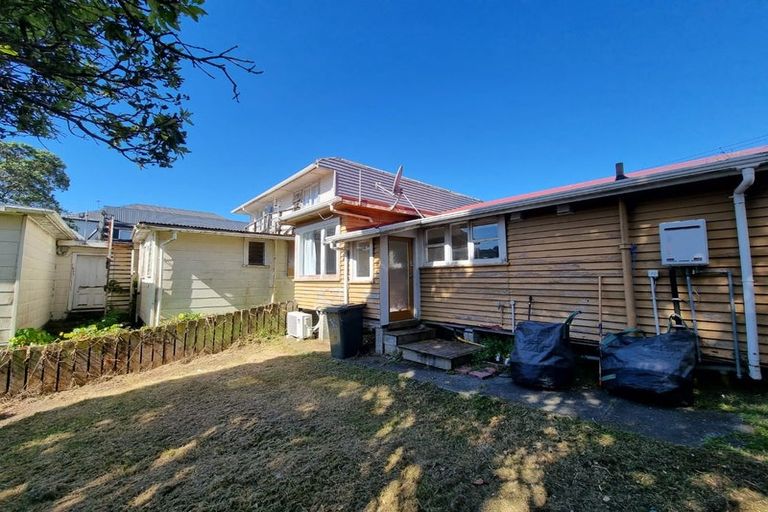 Photo of property in 52 Thompson Street, Mount Cook, Wellington, 6011