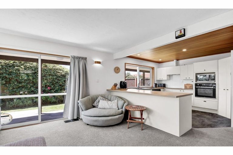 Photo of property in 2 Hinton Place, Rangiora, 7400