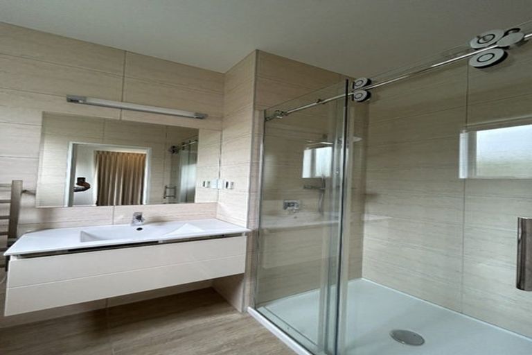 Photo of property in 67 Pickaberry Avenue, Karaka, Papakura, 2113