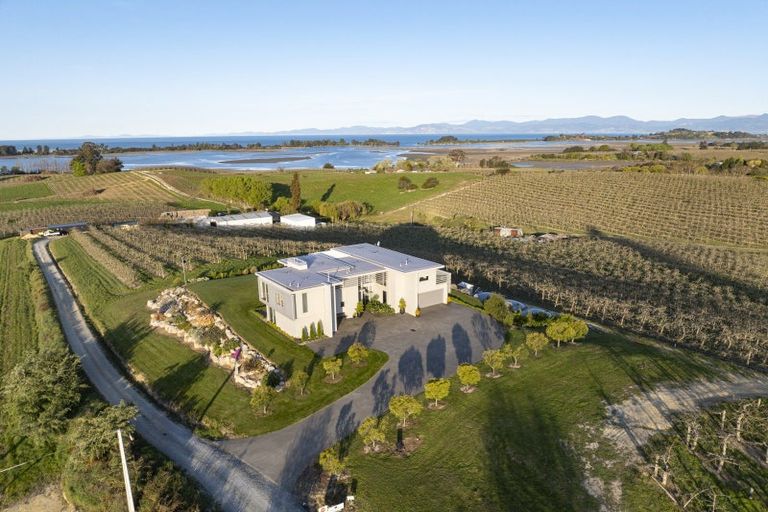 Photo of property in 28 Lindup Road, Lower Moutere, Upper Moutere, 7175