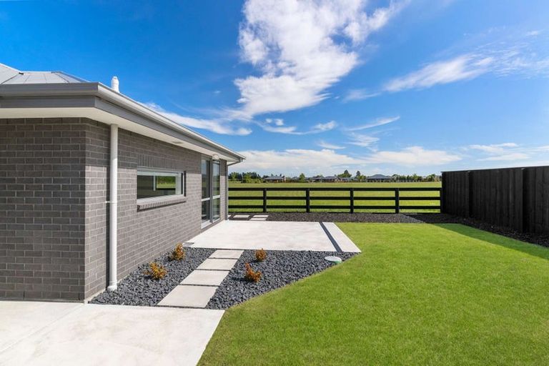 Photo of property in 36 Plover Avenue, Amberley, 7410