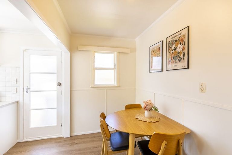 Photo of property in 4b Te Uruhi Grove, Paraparaumu, 5032